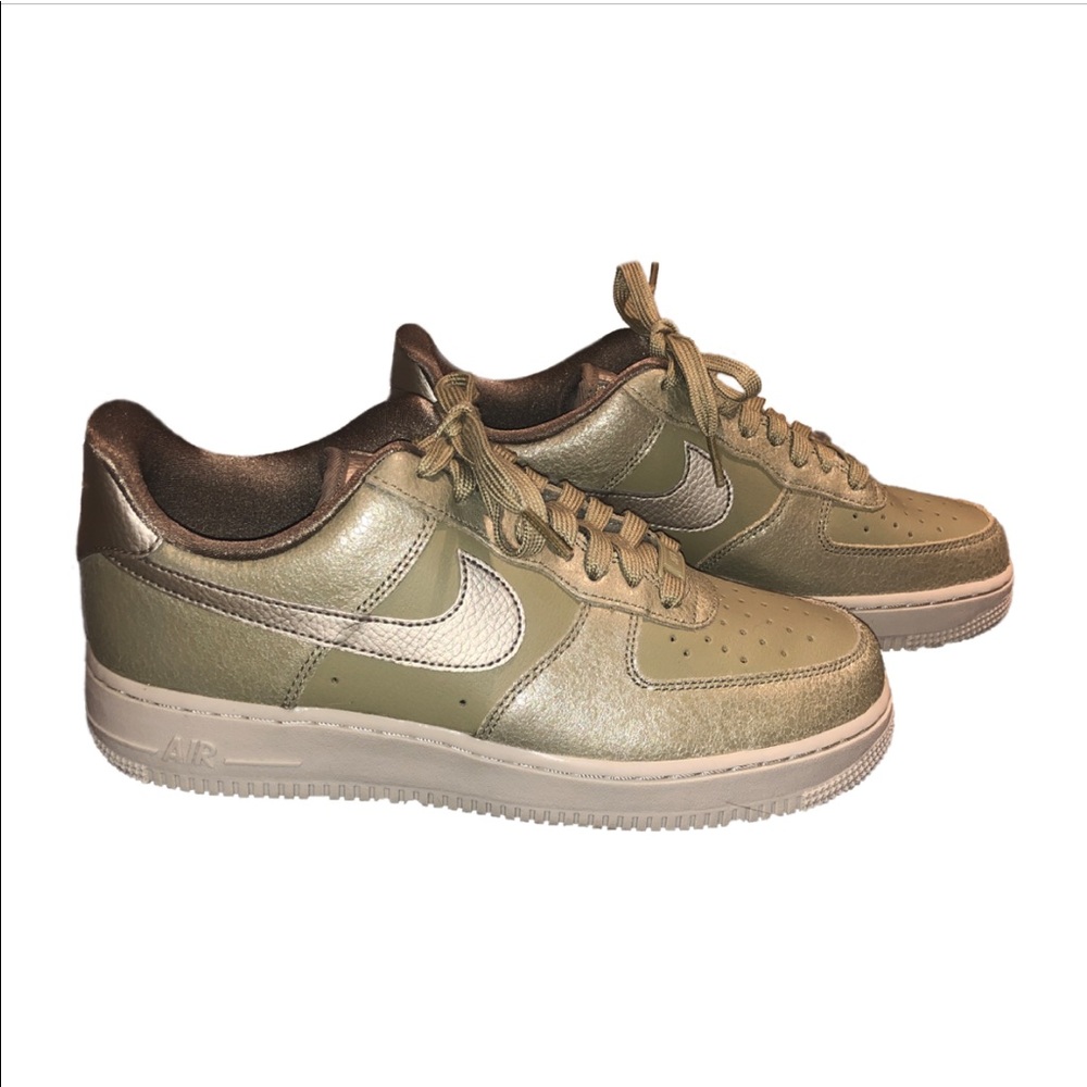Olive Nike Air Force 1'07 Low Premium Women's Shoe